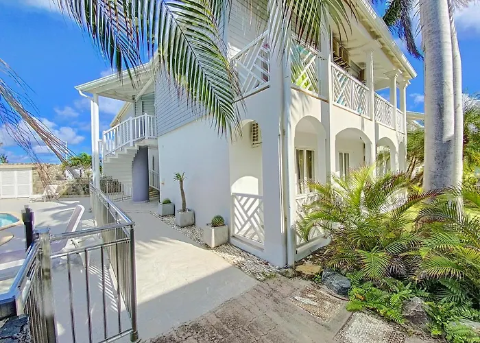 Princess Anouk Beachfront Orient Bay Deluxe 3 Bdr